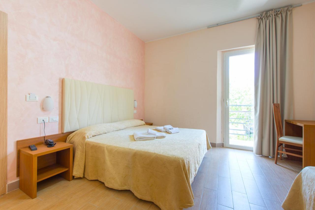 Hotel Adria Nuova Римини Экстерьер фото