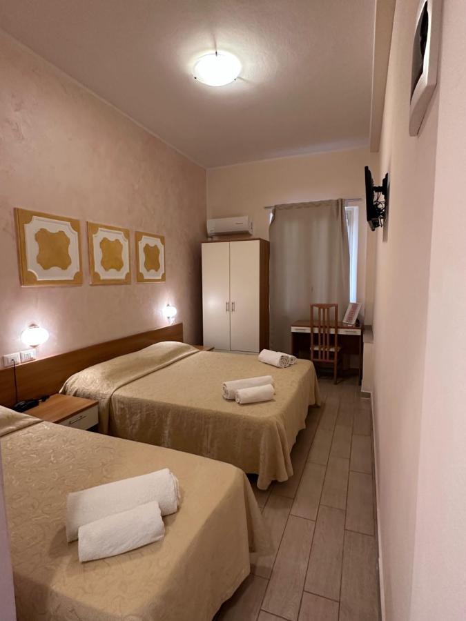 Hotel Adria Nuova Римини Экстерьер фото