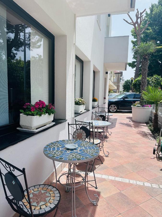 Hotel Adria Nuova Римини Экстерьер фото